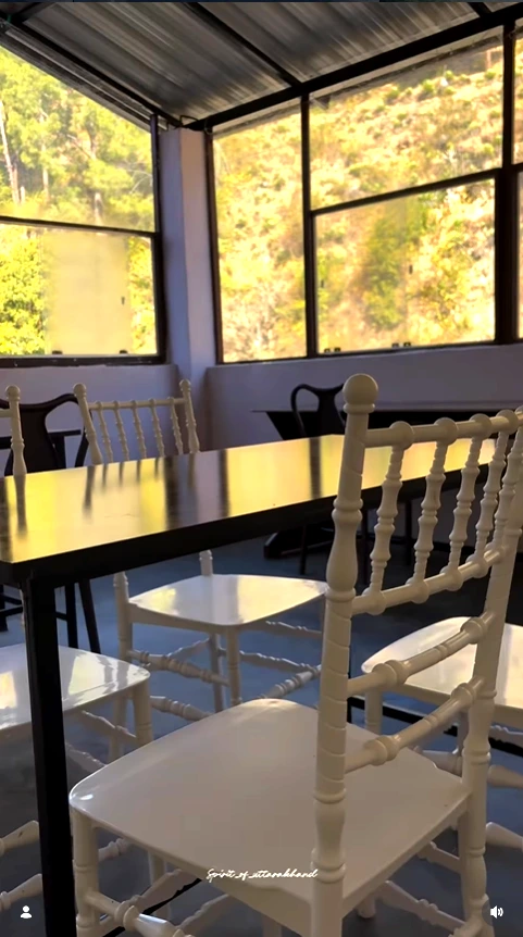 ShooLin Riverside Inn